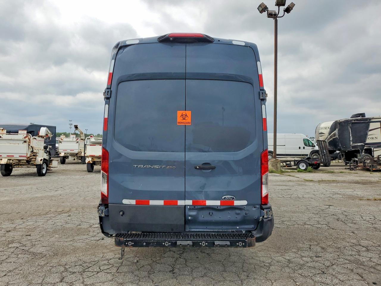 1FTYR3XM1KKB89526 · 2019 FORD TRANSIT · 6/13