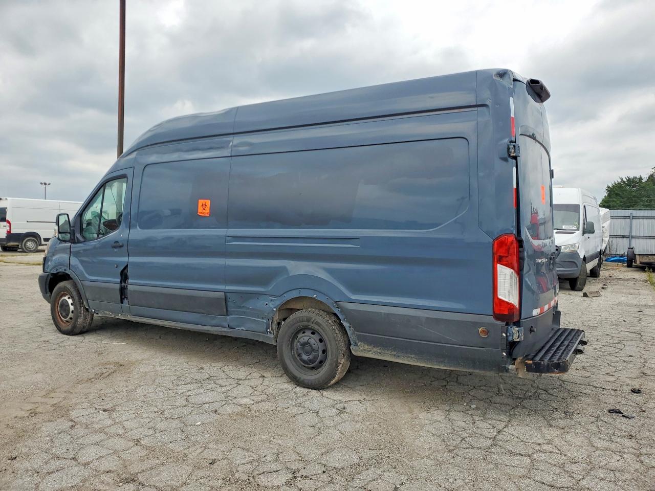 1FTYR3XM1KKB89526 · 2019 FORD TRANSIT · 2/13
