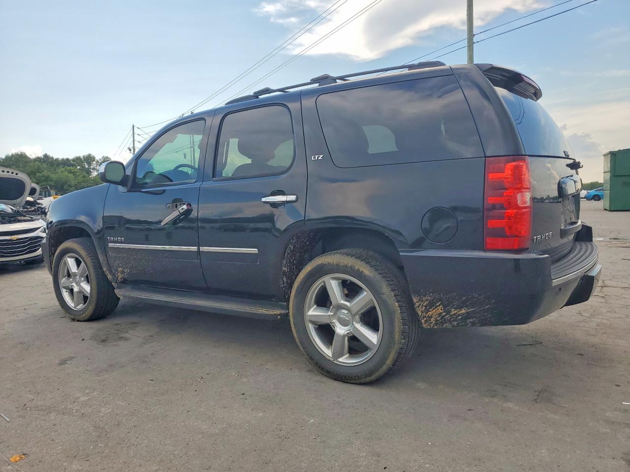 1GNSKCE04CR264892 · 2012 CHEVROLET TAHOE · 2/13