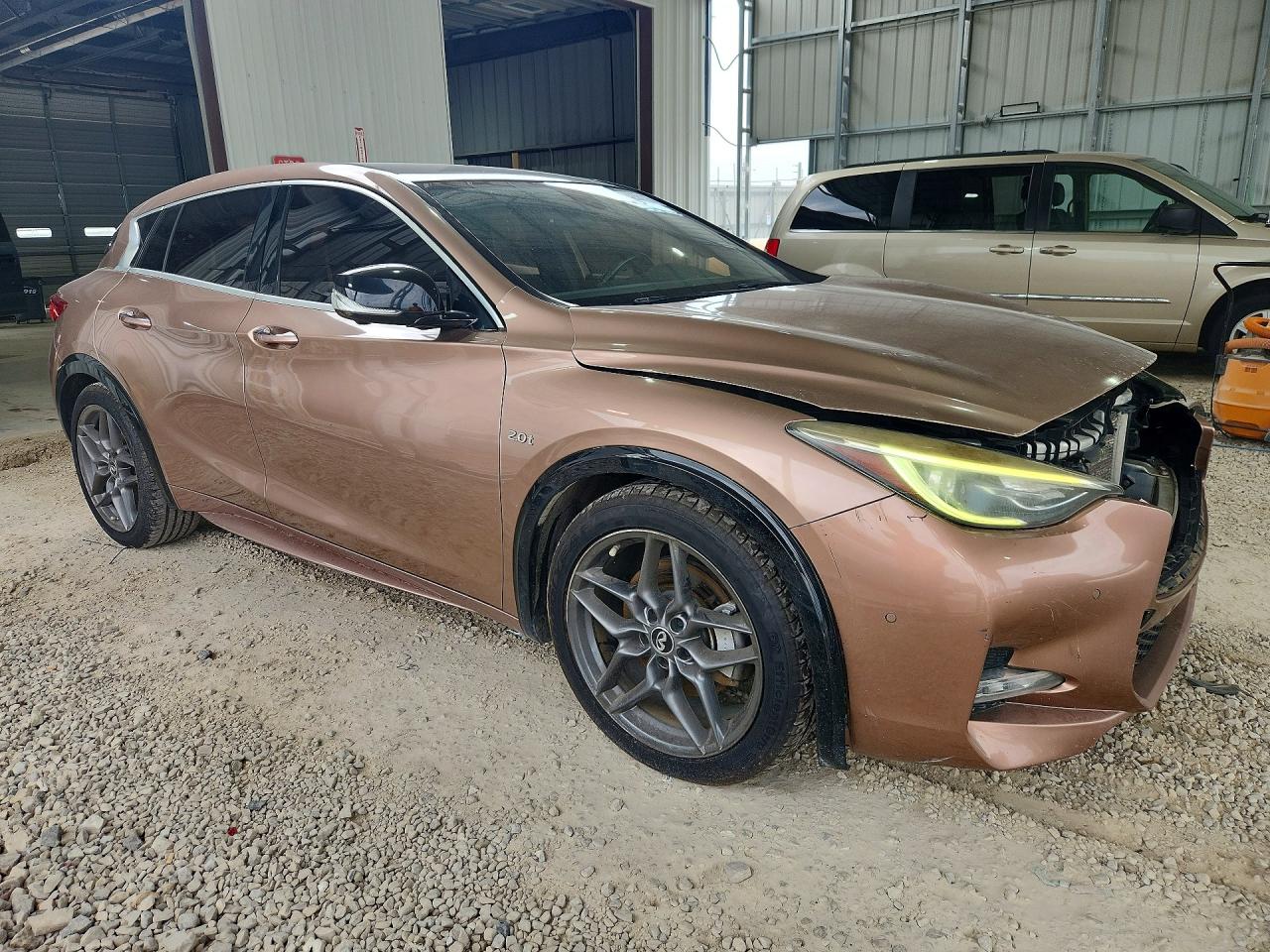 SJKCH5CP8HA032581 · 2017 INFINITI QX30 · 4/14