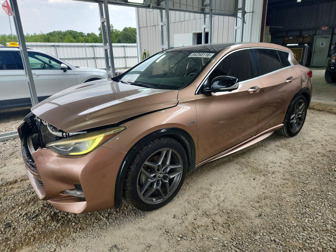 SJKCH5CP8HA032581 · 2017 INFINITI QX30
