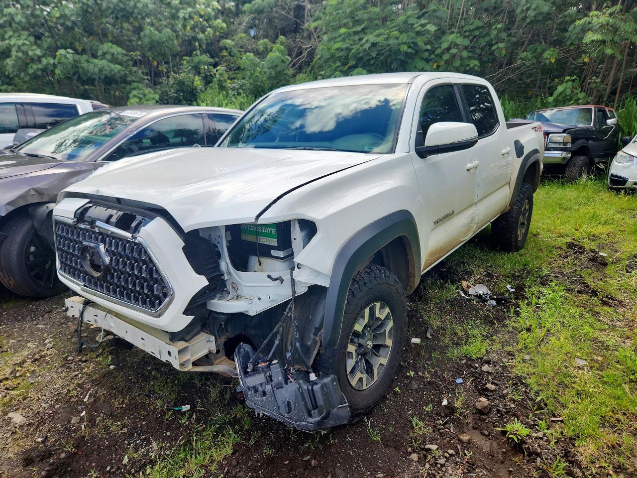 5TFCZ5AN1KX182957 · 2019 TOYOTA TACOMA