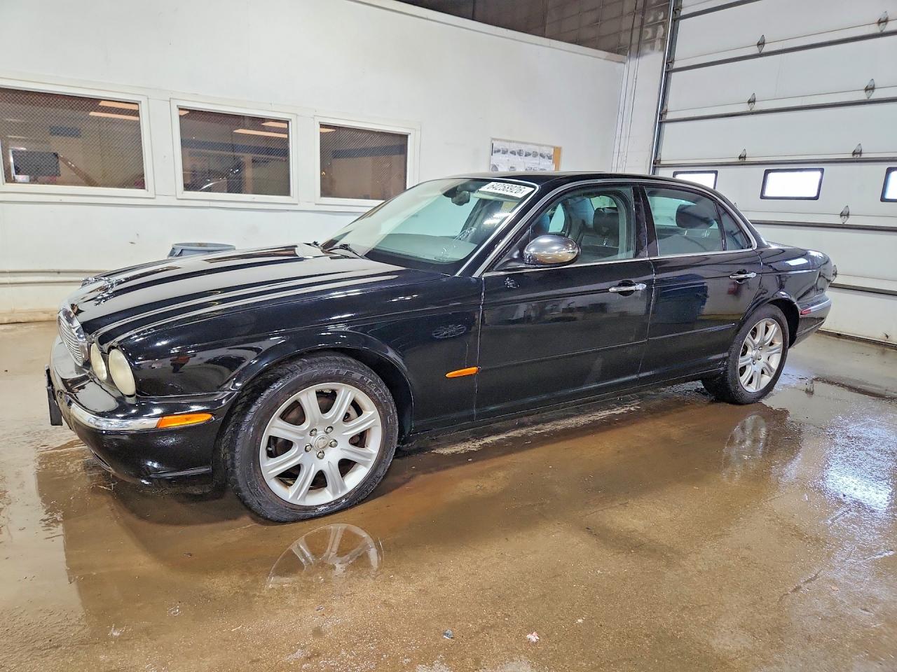 SAJEA71C44SG01639 · 2004 JAGUAR XJ8