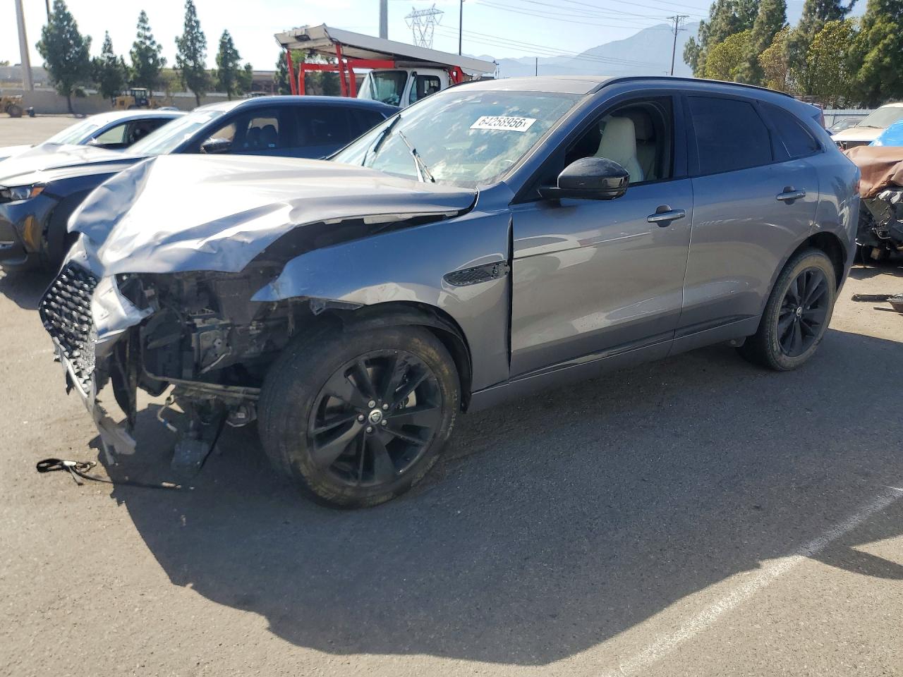 SADCT2EX2RA733037 · 2024 JAGUAR F-PACE