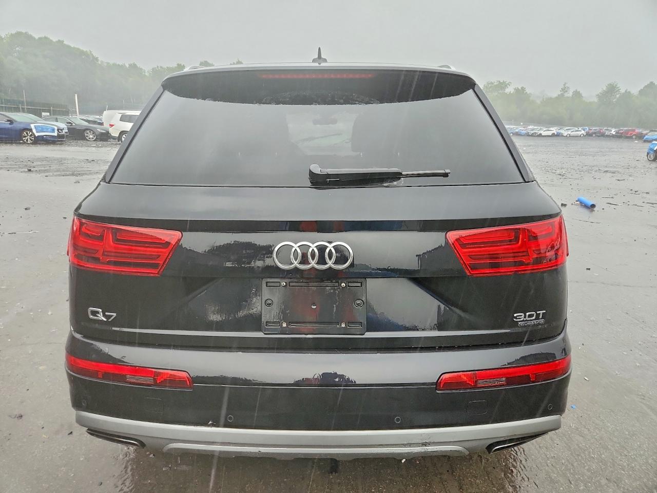 WA1VAAF70JD000095 · 2018 AUDI Q7 · 6/13