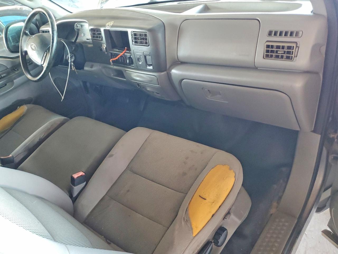 1FTNF20L03EC28985 · 2003 FORD F250 · 8/12