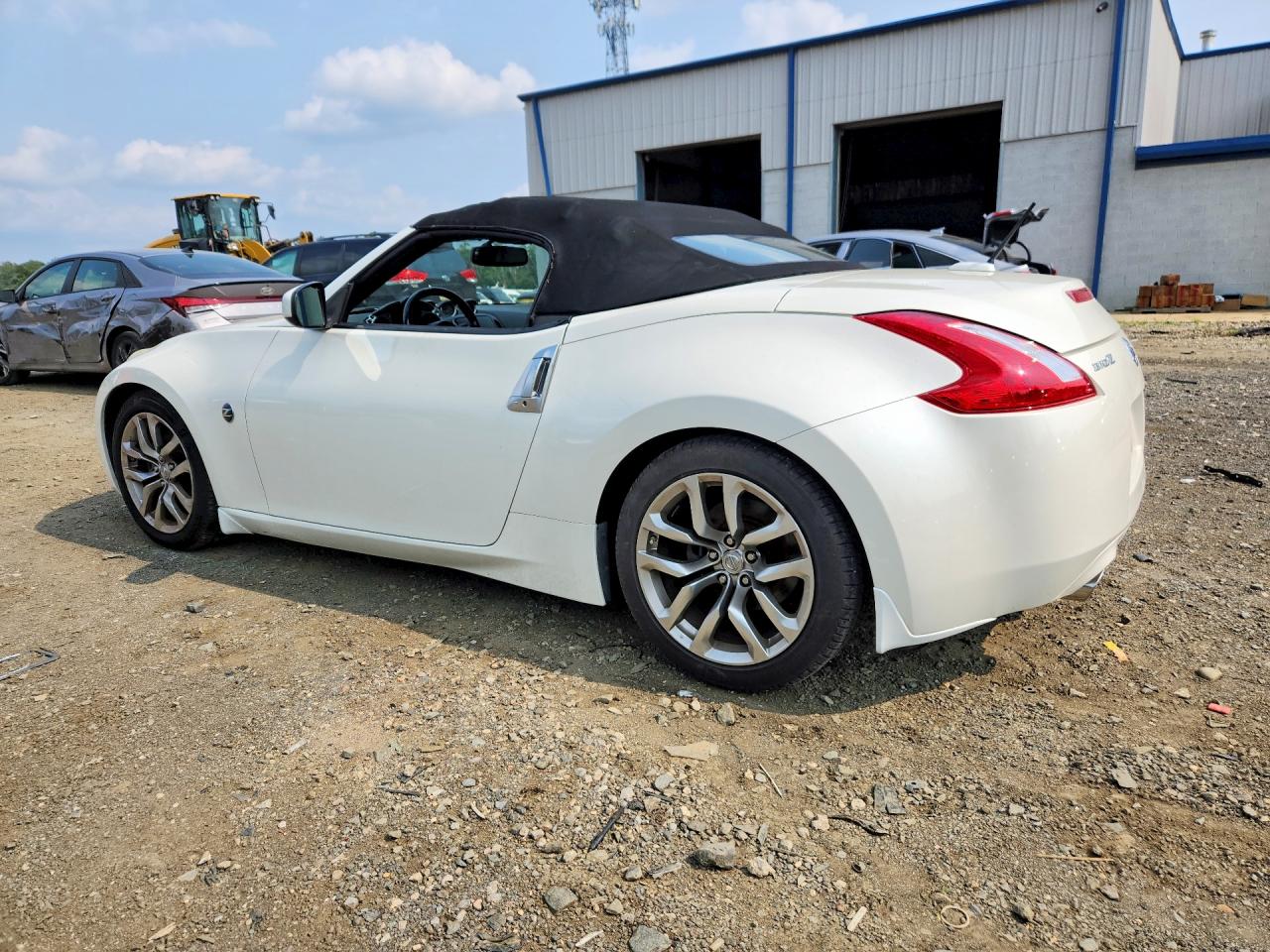 JN1AZ4FH8DM790325 · 2013 NISSAN 370Z · 2/12