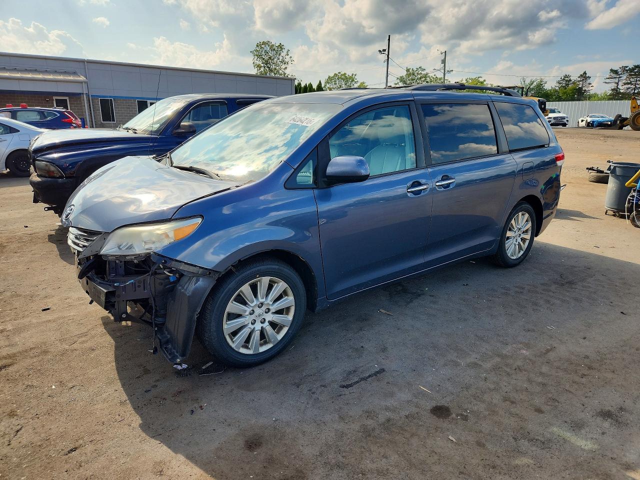 5TDDK3DC0DS061353 · 2013 TOYOTA SIENNA