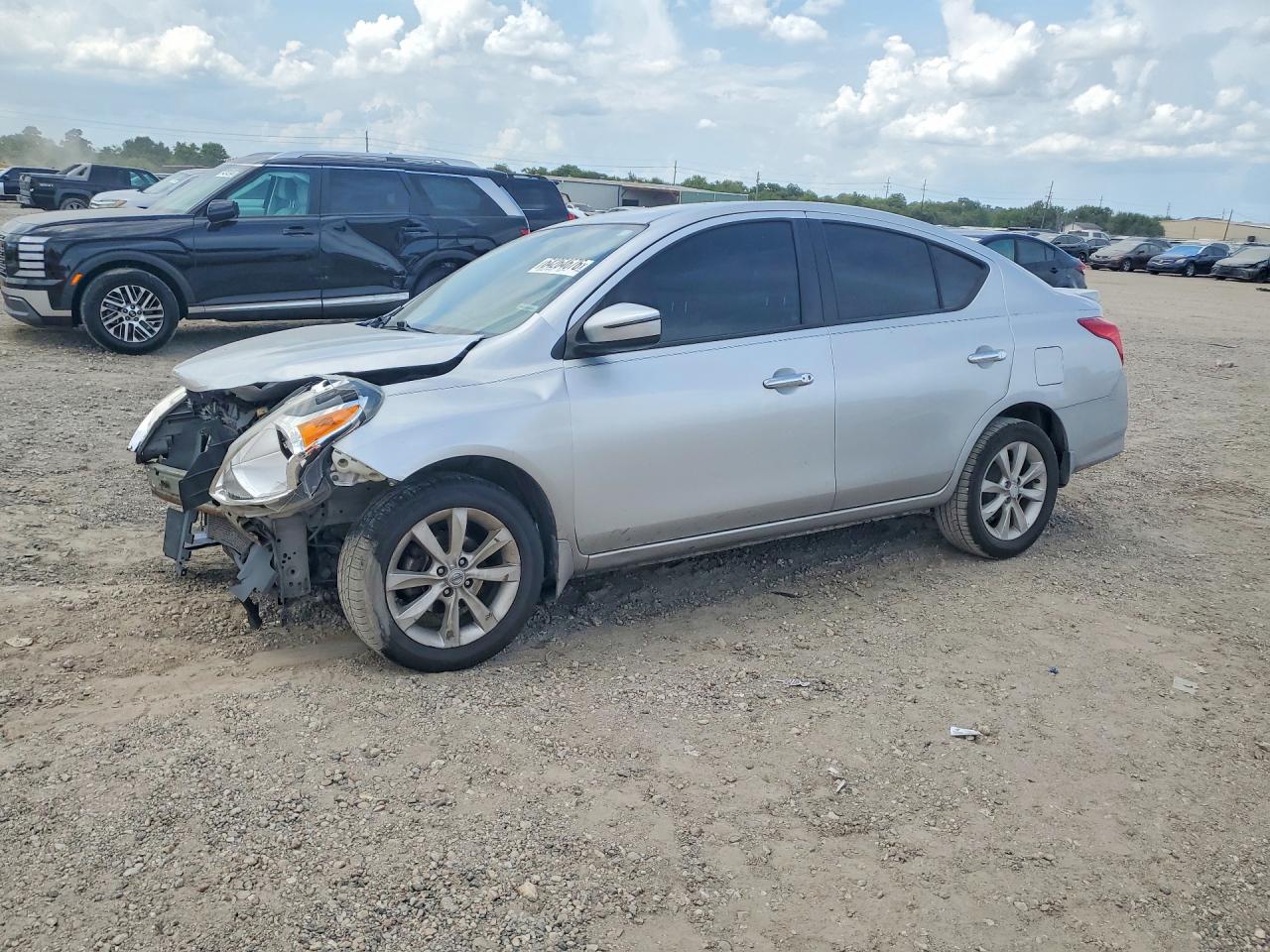 2016 NISSAN VERSA