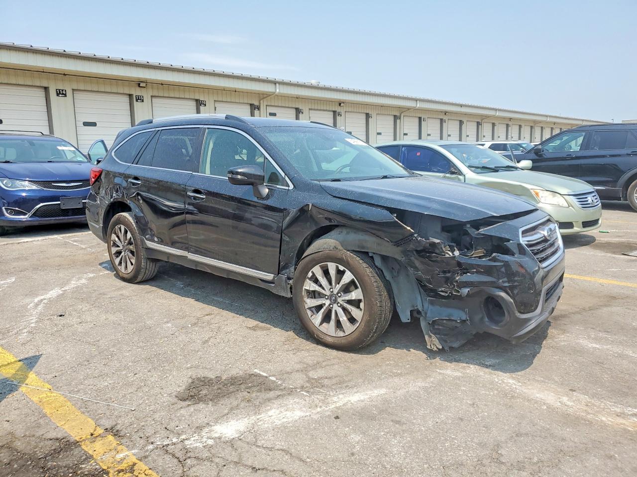 4S4BSETC2K3298960 · 2019 SUBARU OUTBACK · 4/13
