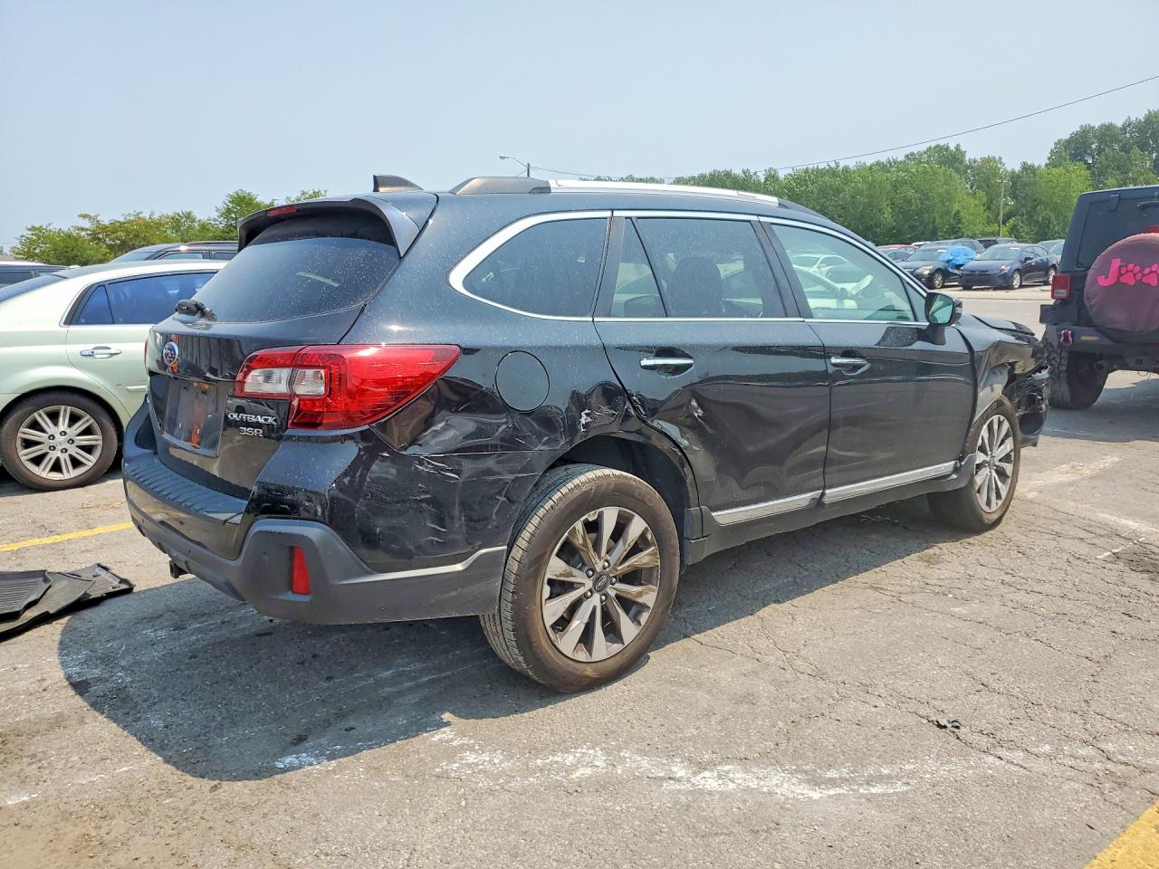 4S4BSETC2K3298960 · 2019 SUBARU OUTBACK · 3/13