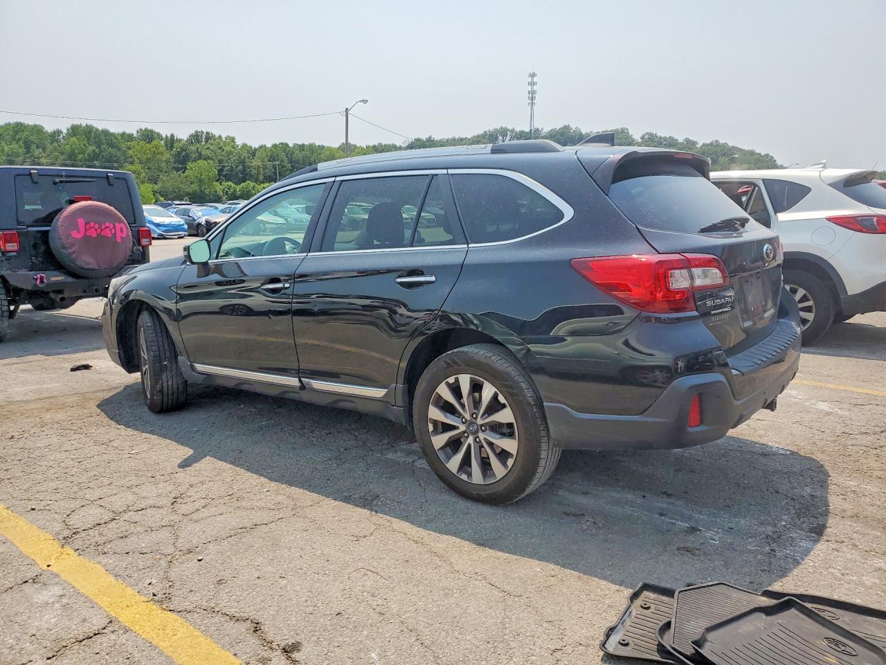 4S4BSETC2K3298960 · 2019 SUBARU OUTBACK · 2/13