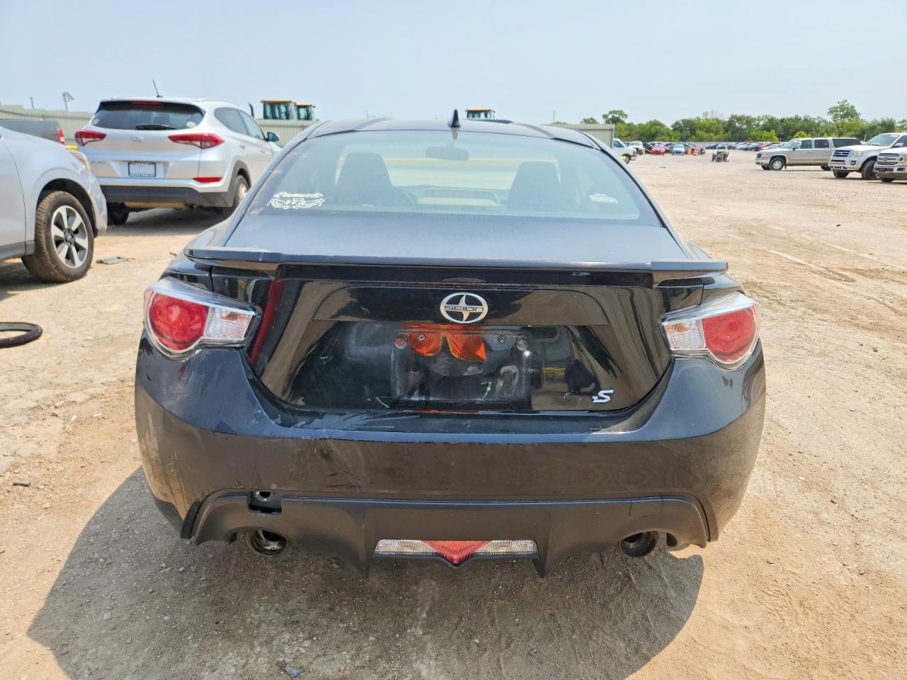 JF1ZNAA19F8702680 · 2015 SCION FR-S · 6/12