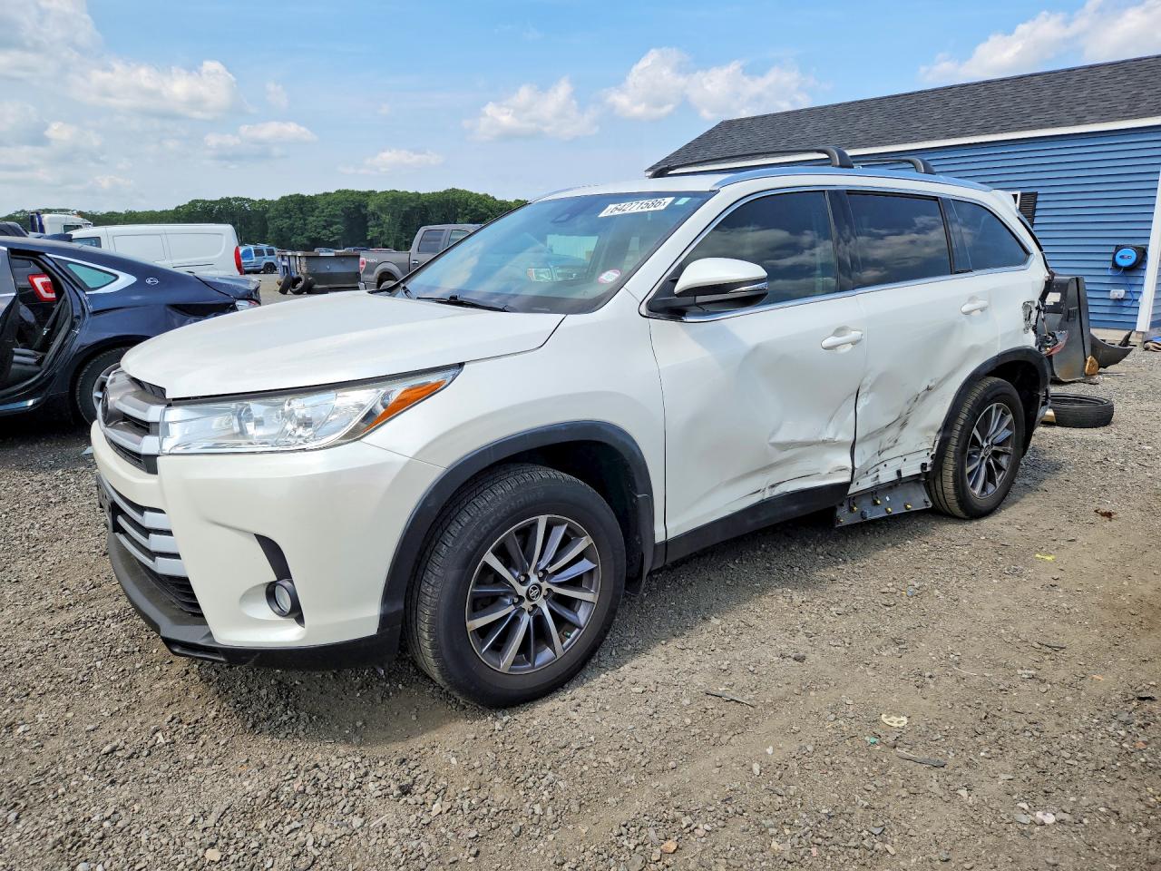 5TDJZRFH1KS567863 · 2019 TOYOTA HIGHLANDER