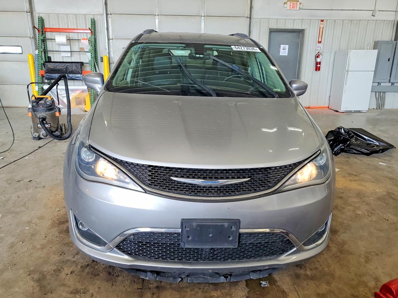2C4RC1BG8JR128170 · 2018 CHRYSLER PACIFICA · 5/13