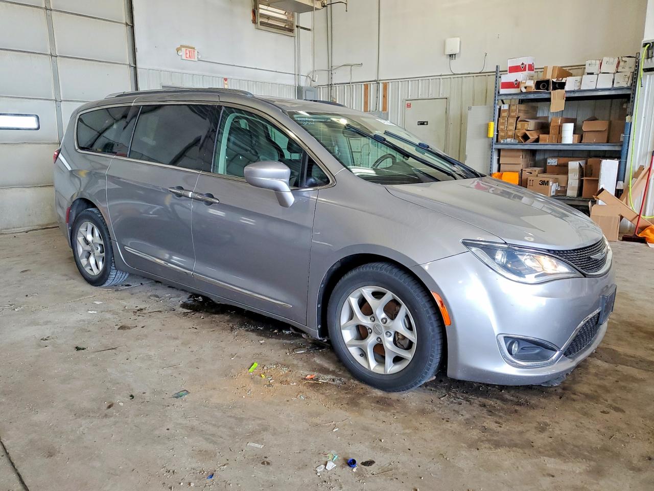 2C4RC1BG8JR128170 · 2018 CHRYSLER PACIFICA · 4/13