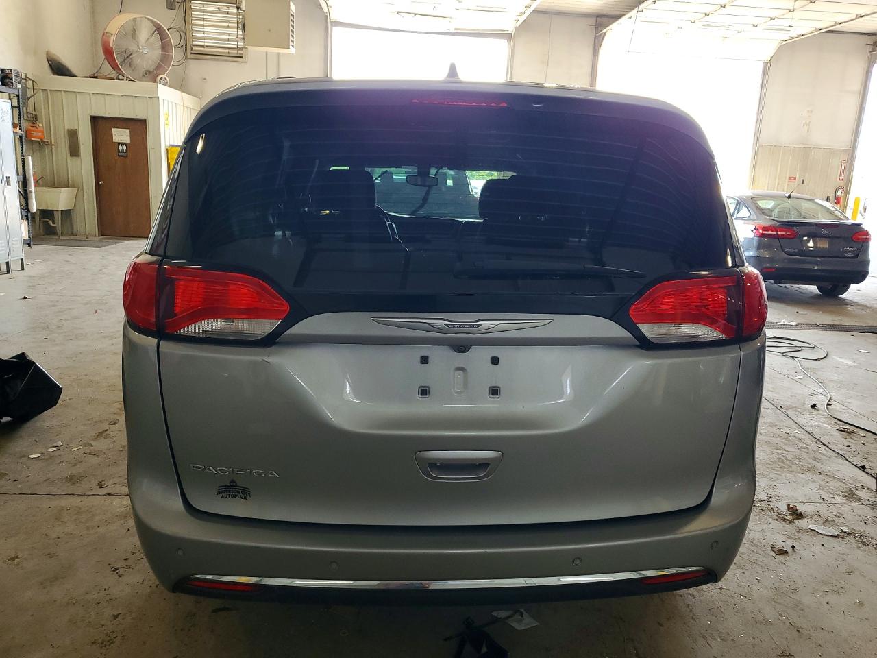 2C4RC1BG8JR128170 · 2018 CHRYSLER PACIFICA · 6/13