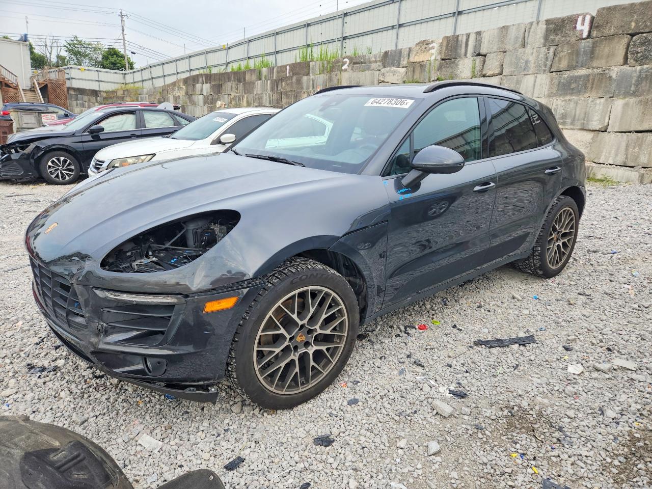 WP1AA2A57JLB19136 · 2018 PORSCHE MACAN