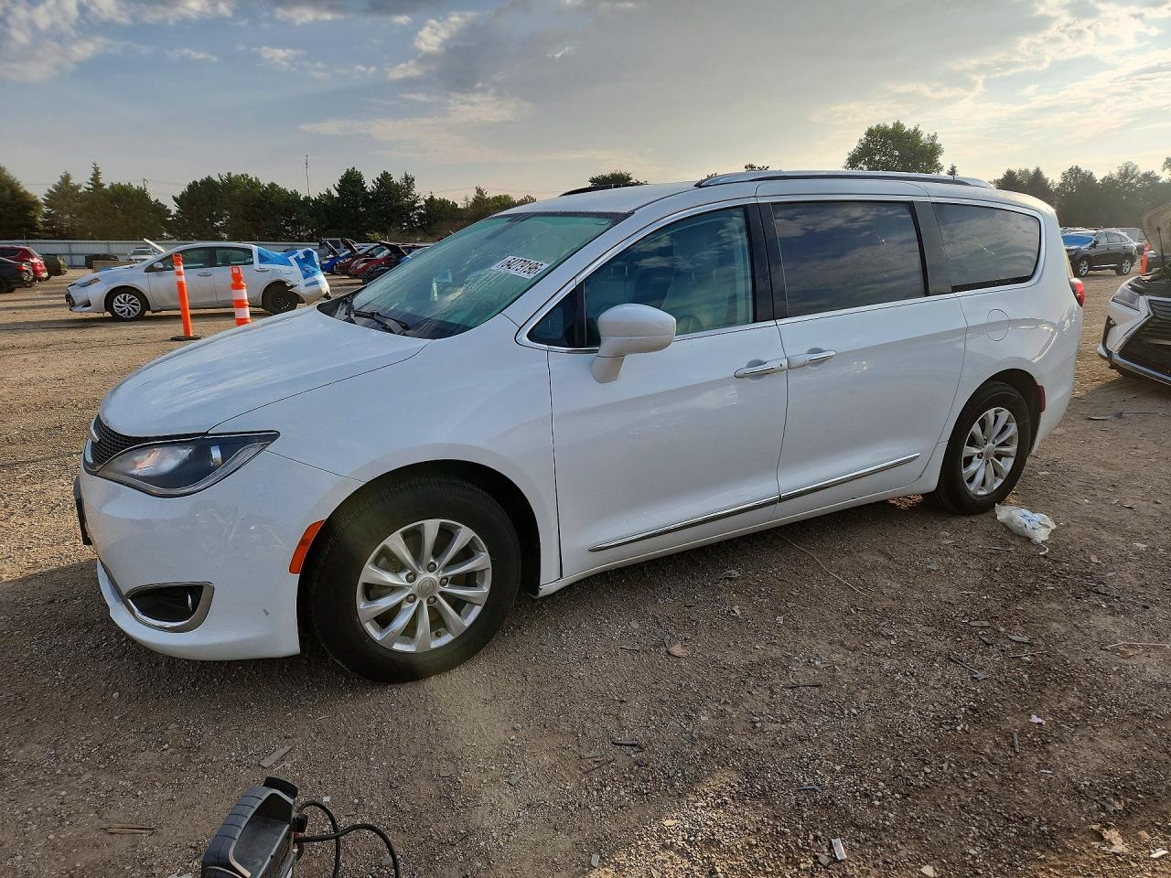 2C4RC1BGXJR136447 · 2018 CHRYSLER PACIFICA