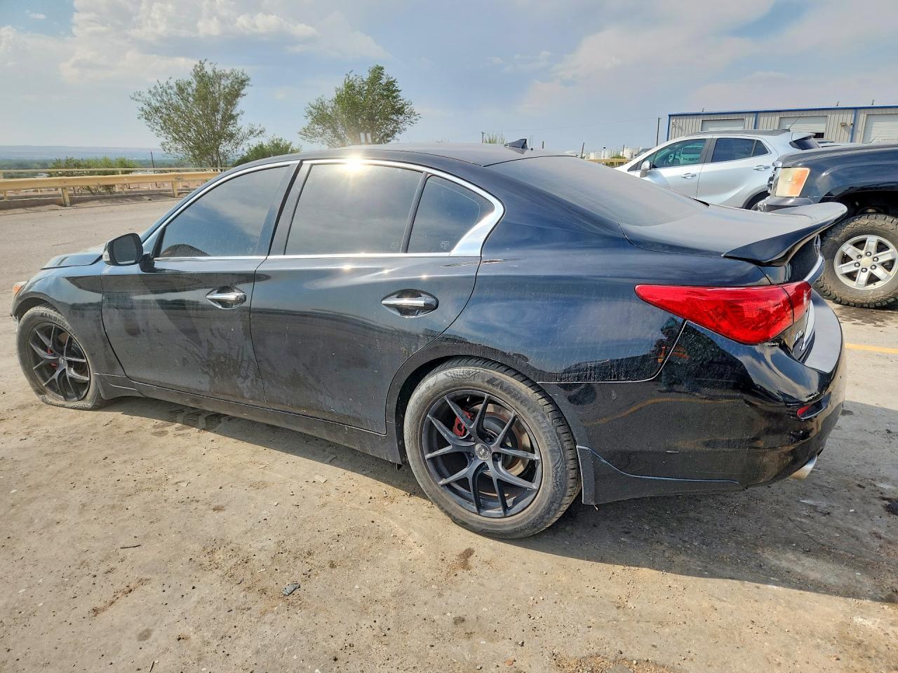 JN1CV7AR7HM682564 · 2017 INFINITI Q50 · 2/13
