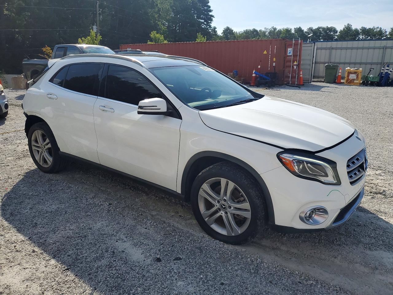 WDCTG4GB2LU027926 · 2020 MERCEDES-BENZ GLA · 4/13