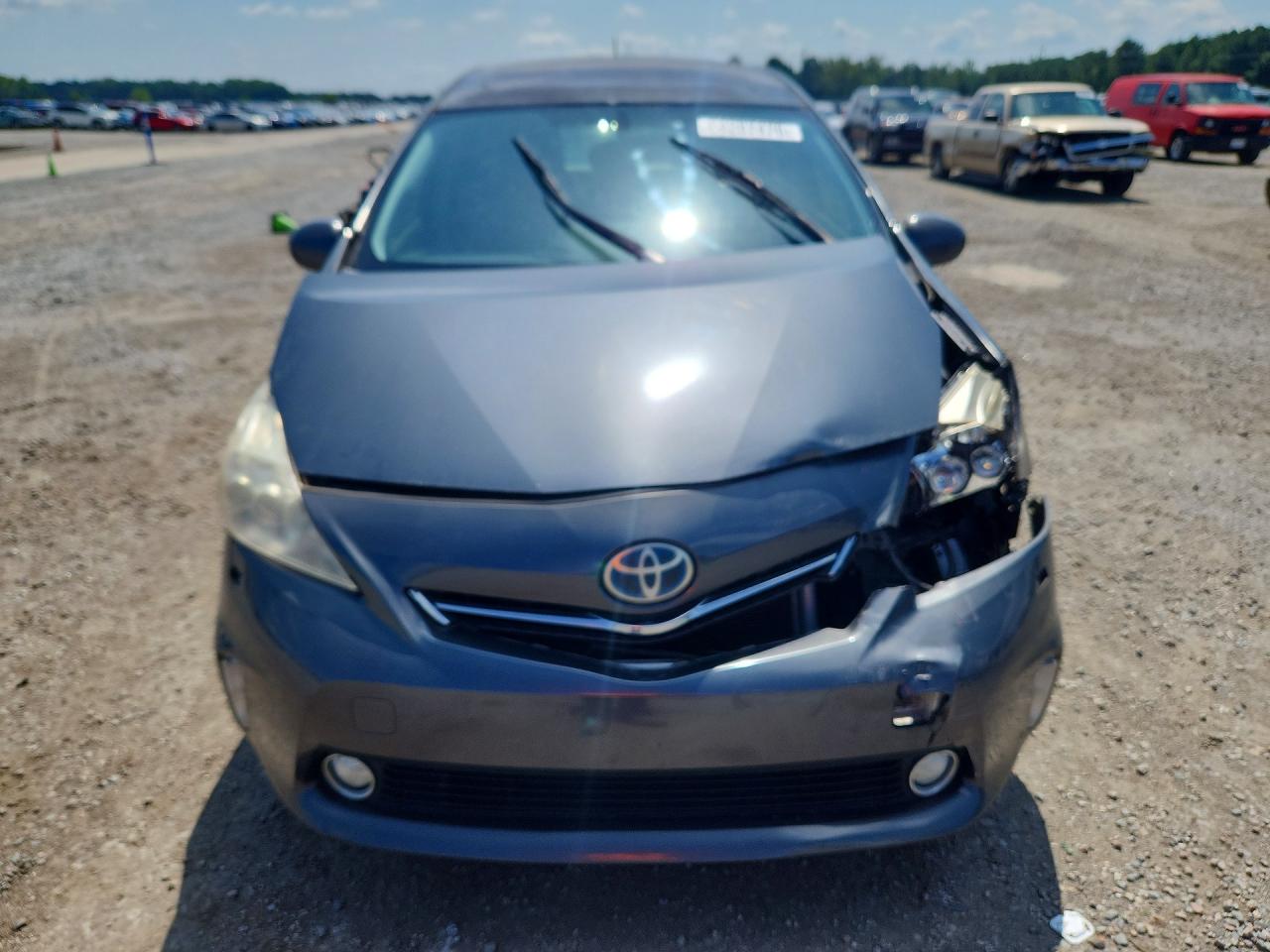 JTDZN3EU5E3327117 · 2014 TOYOTA PRIUS V · 5/13