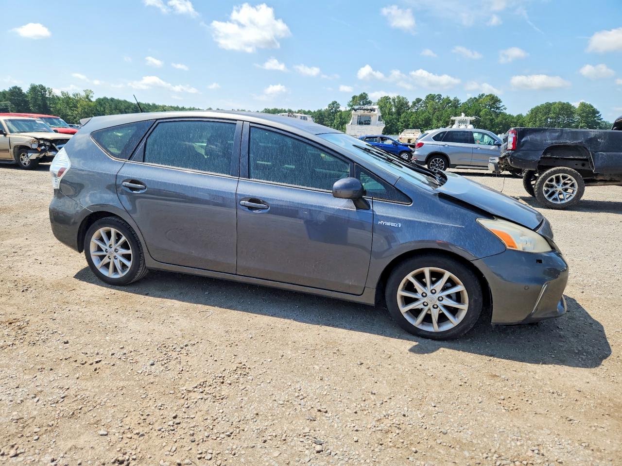 JTDZN3EU5E3327117 · 2014 TOYOTA PRIUS V · 4/13