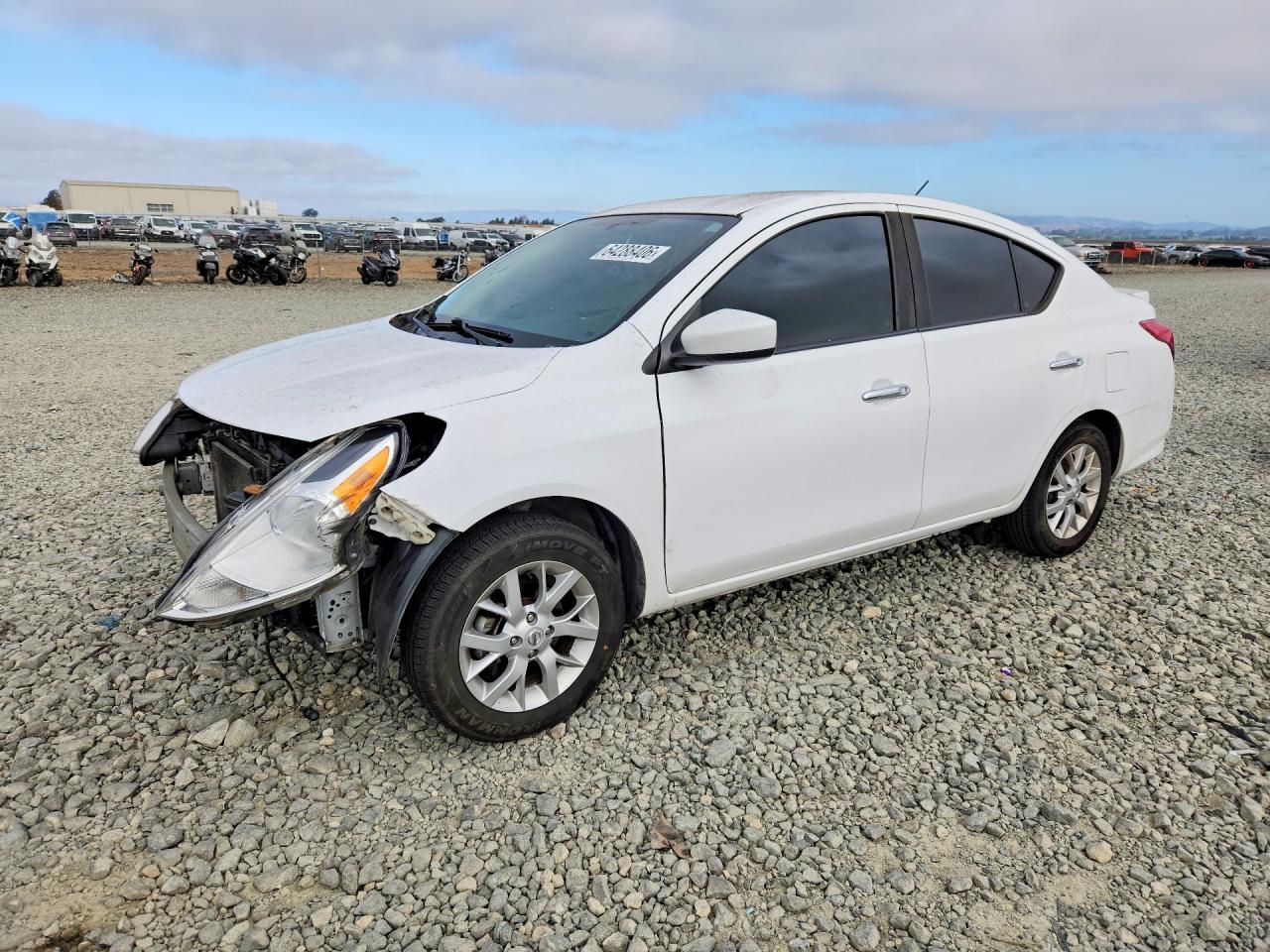 3N1CN7AP0JL883754 · 2018 NISSAN VERSA