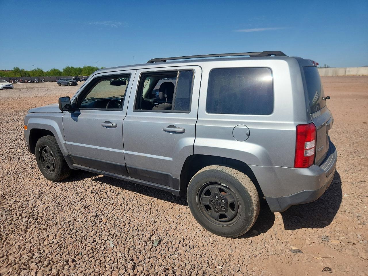 1C4NJRBB8HD105072 · 2017 JEEP PATRIOT · 2/13
