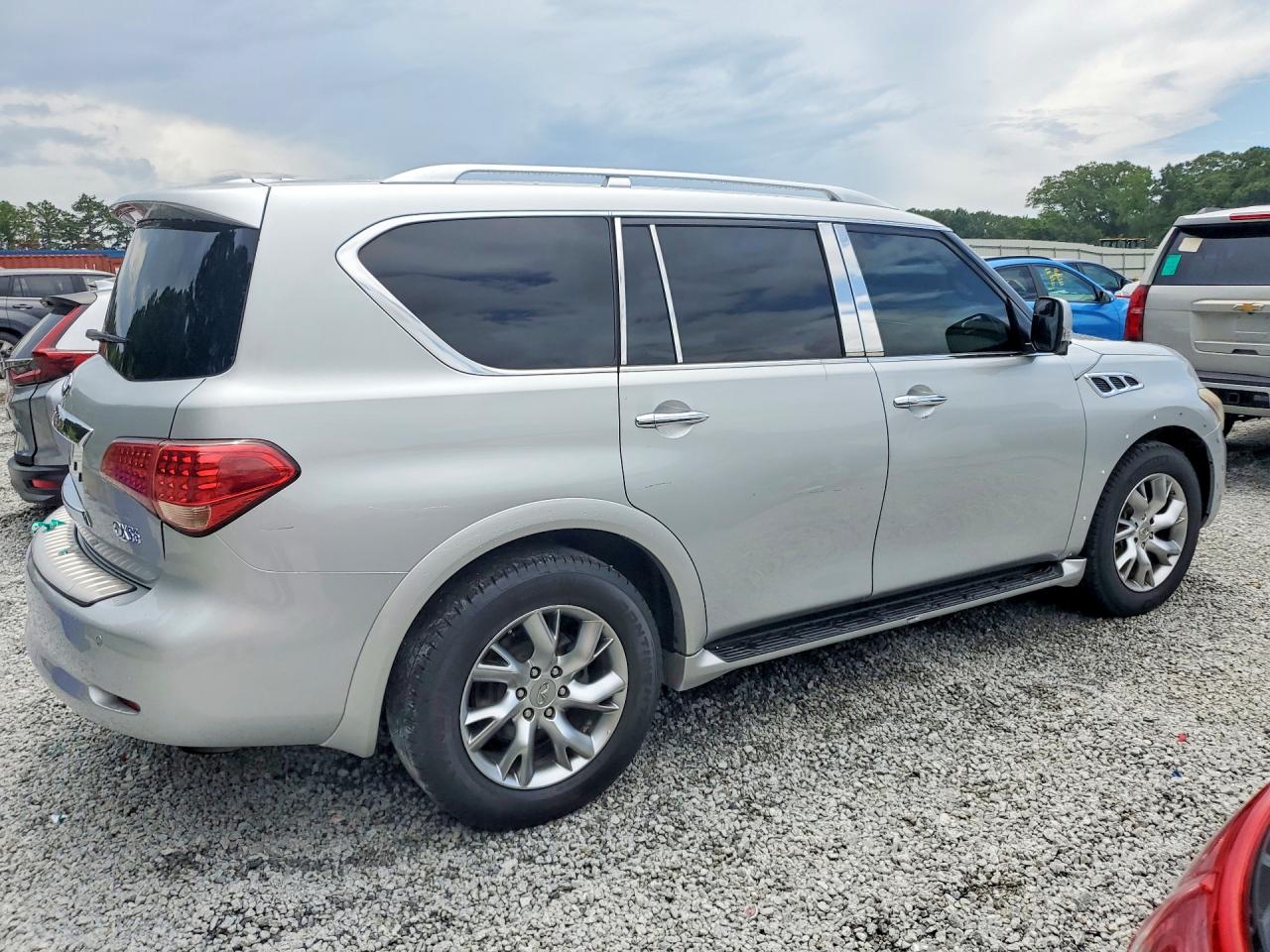 JN8AZ2NC1B9300285 · 2011 INFINITI QX56 · 3/13