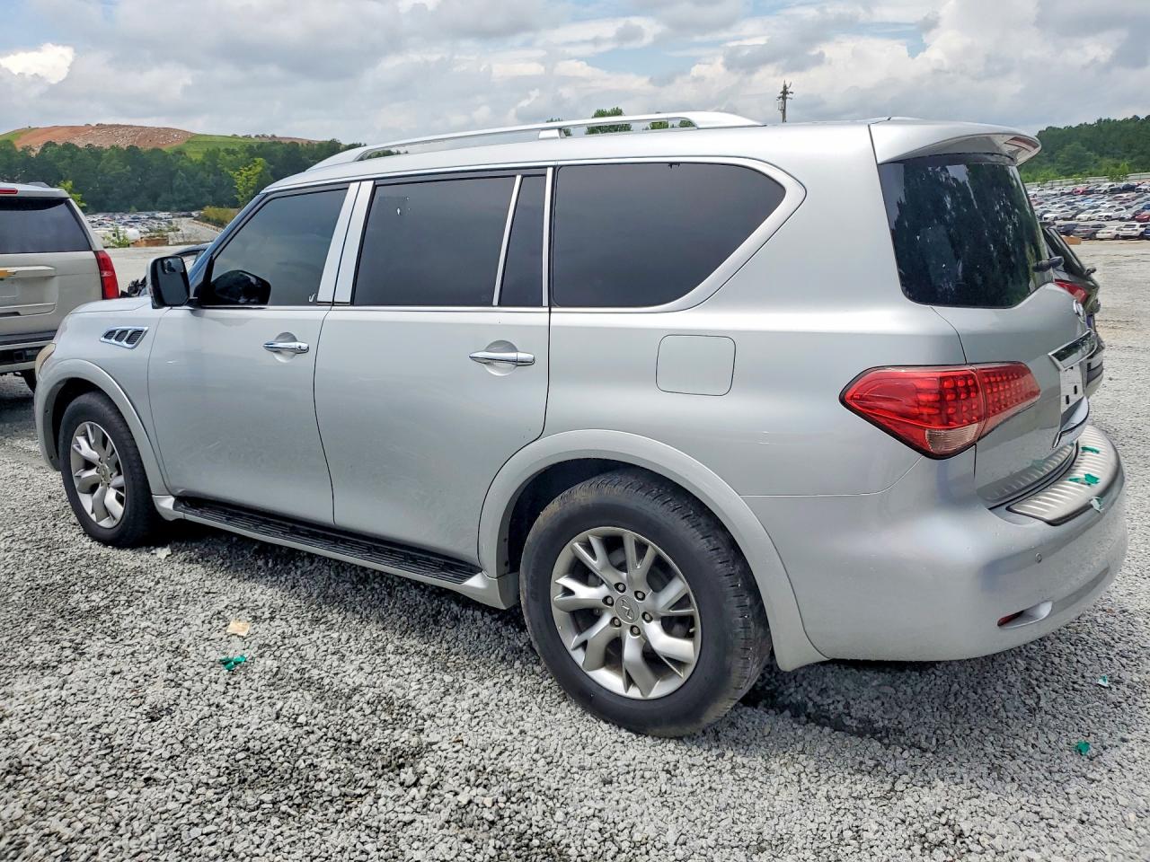 JN8AZ2NC1B9300285 · 2011 INFINITI QX56 · 2/13