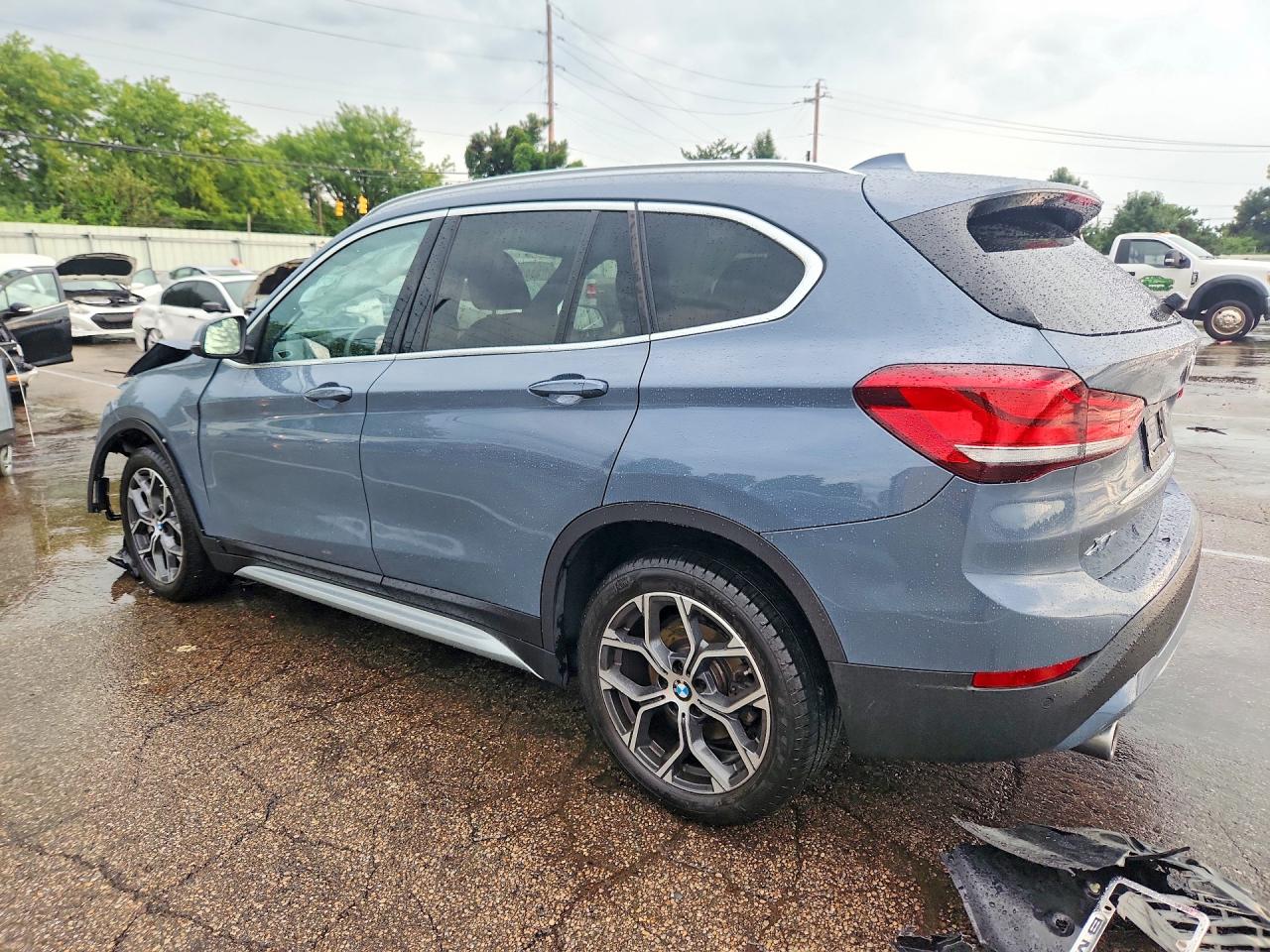 WBXJG9C01M5T74807 · 2021 BMW X1 · 2/13