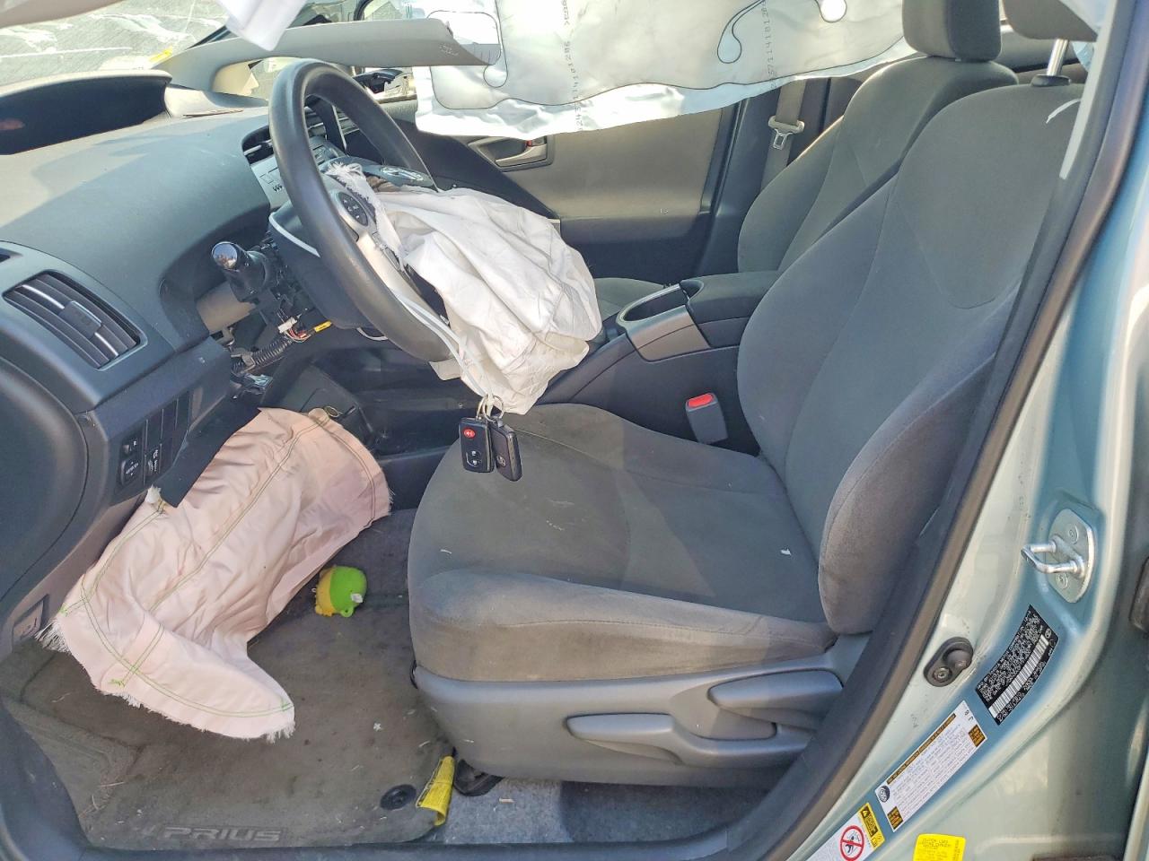 JTDKN3DU2F1914830 · 2015 TOYOTA PRIUS · 7/12