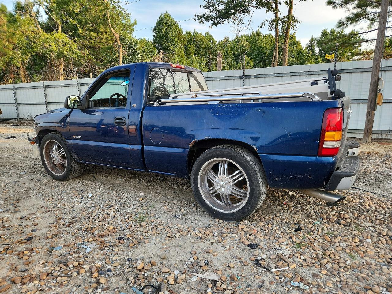 1GCEC14W4YZ257252 · 2000 CHEVROLET SILVERADO · 2/12