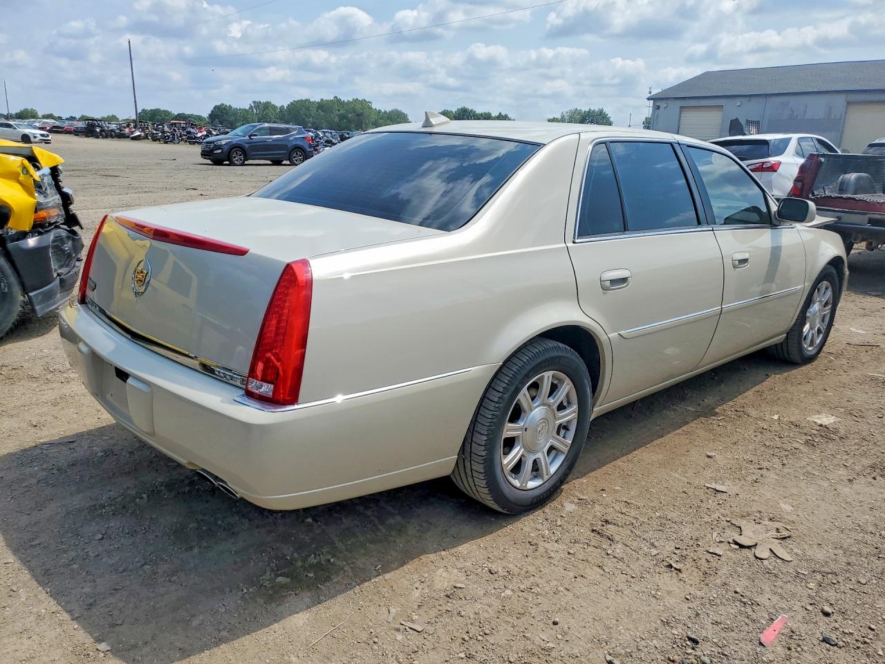 1G6KA5E62BU119229 · 2011 CADILLAC DTS · 3/12
