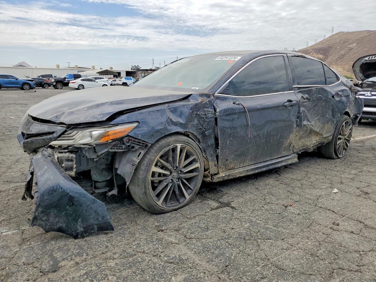 4T1B61HK2KU827833 · 2019 TOYOTA CAMRY
