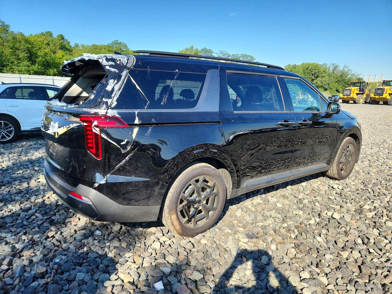 KNDNE5K37T6570980 · 2026 KIA CARNIVAL · 3/14