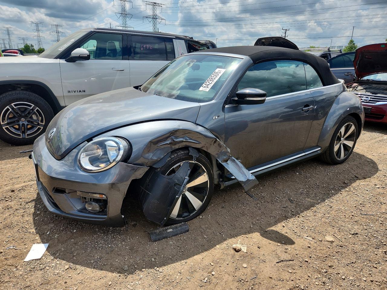 3VW7T7AT6FM803745 · 2015 VOLKSWAGEN BEETLE