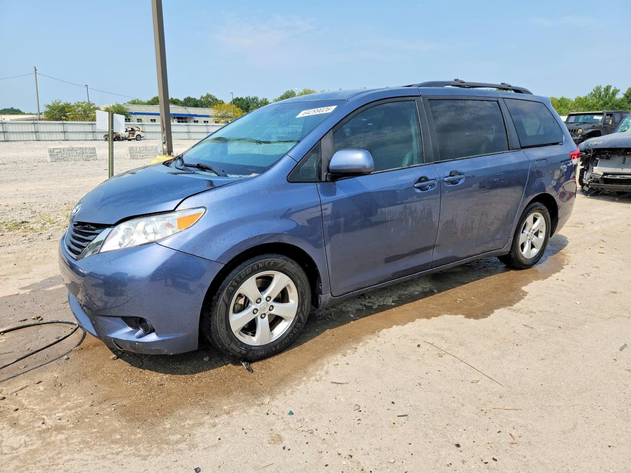 2014 TOYOTA SIENNA