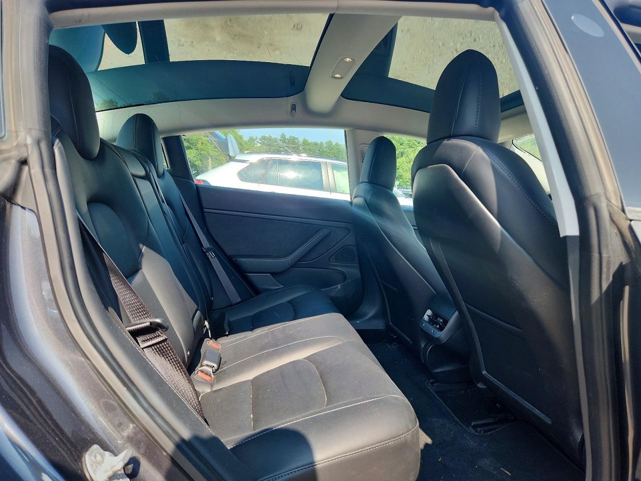 5YJ3E1EB4JF119199 · 2018 TESLA MODEL 3 · 10/13