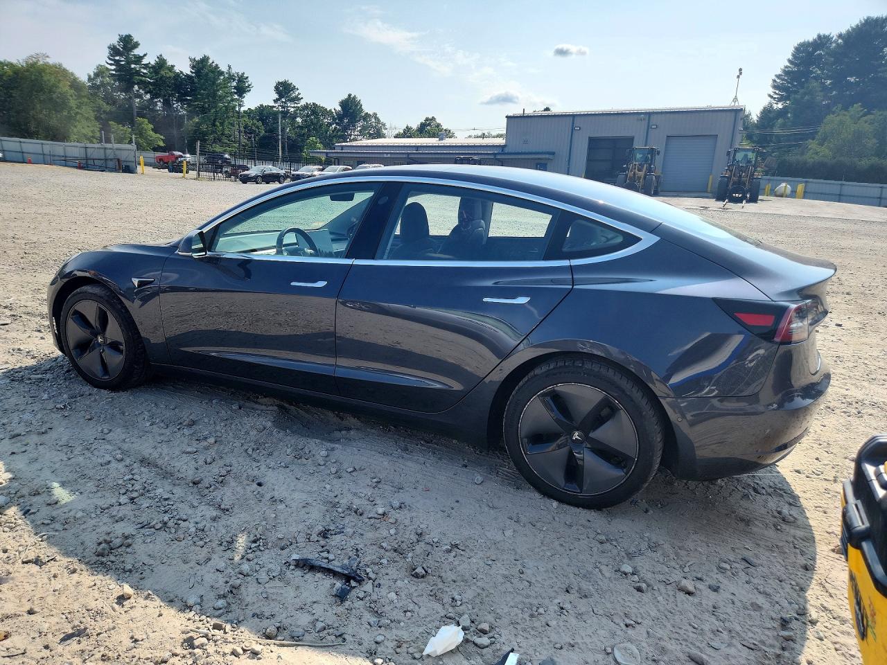 5YJ3E1EB4JF119199 · 2018 TESLA MODEL 3 · 2/13
