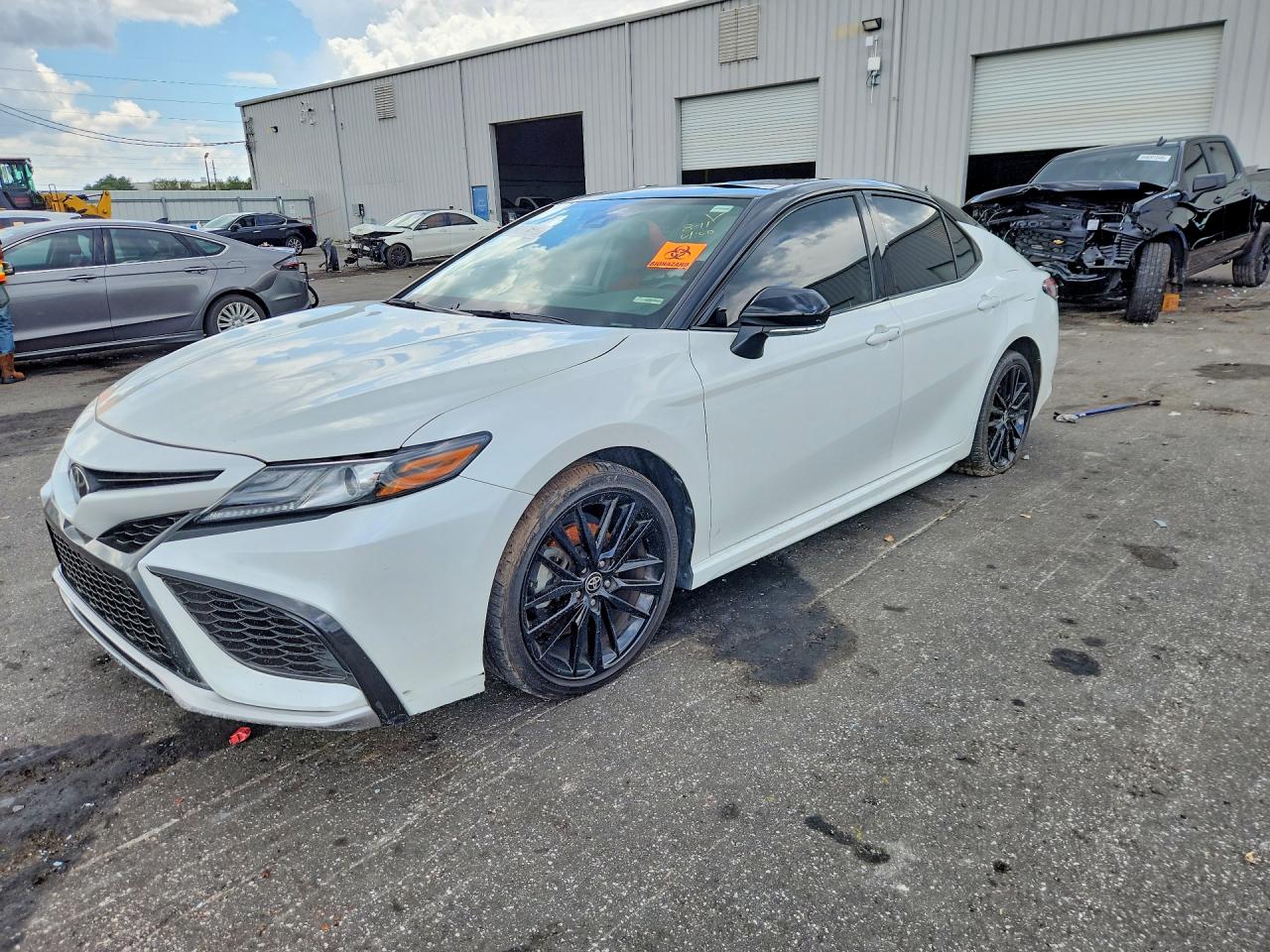 4T1K61AKXNU071215 · 2022 TOYOTA CAMRY