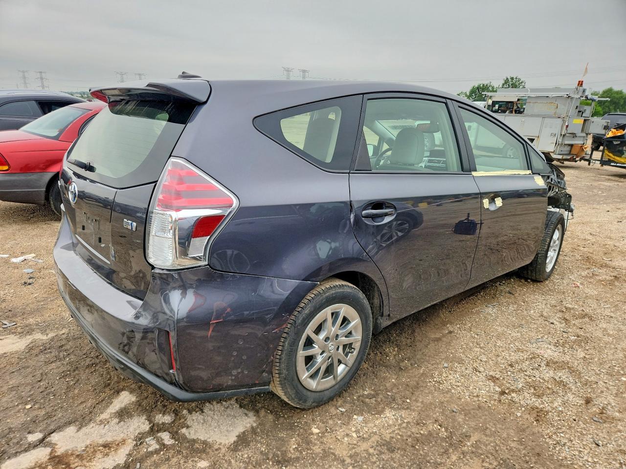 JTDZN3EU4FJ038761 · 2015 TOYOTA PRIUS V · 3/13