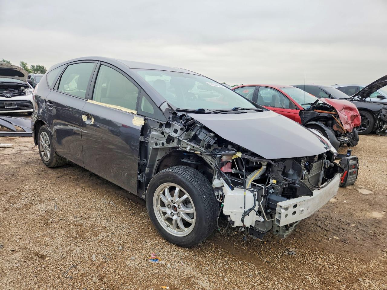JTDZN3EU4FJ038761 · 2015 TOYOTA PRIUS V · 4/13