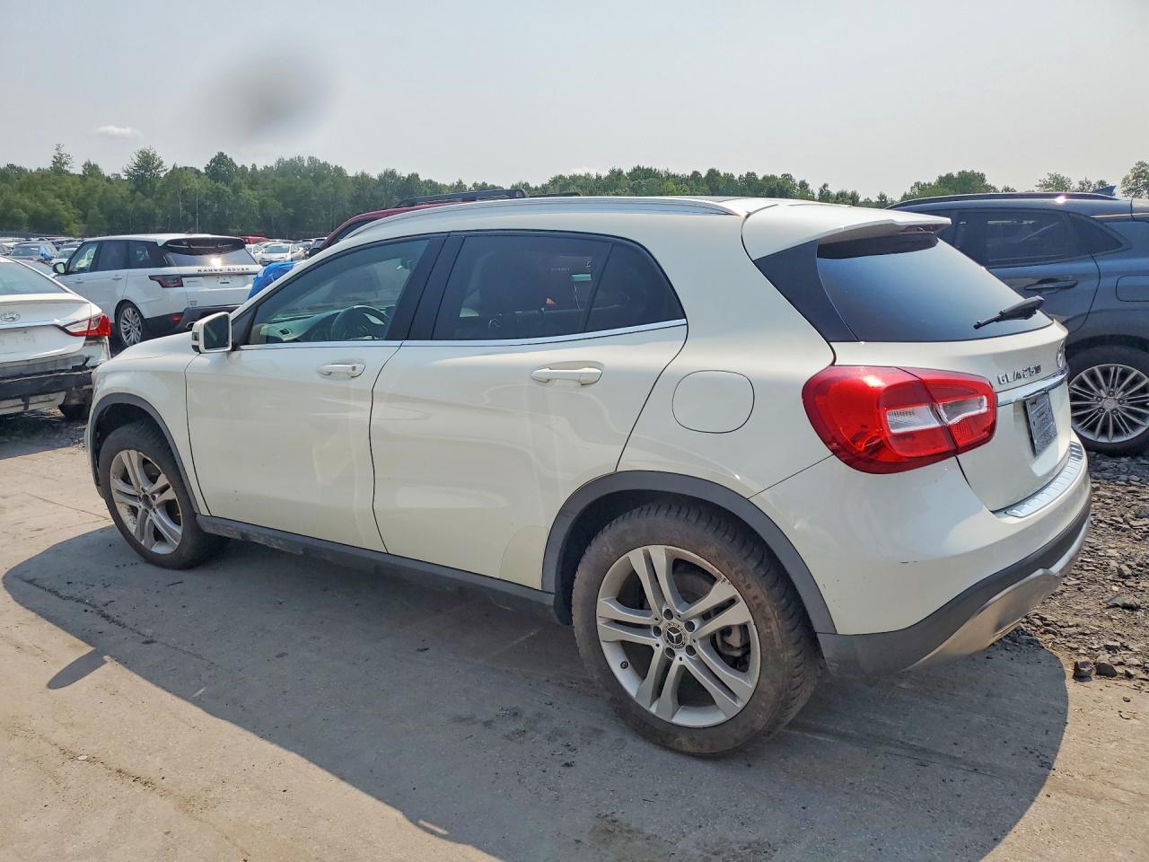 WDCTG4GB8JJ424572 · 2018 MERCEDES-BENZ GLA · 2/14