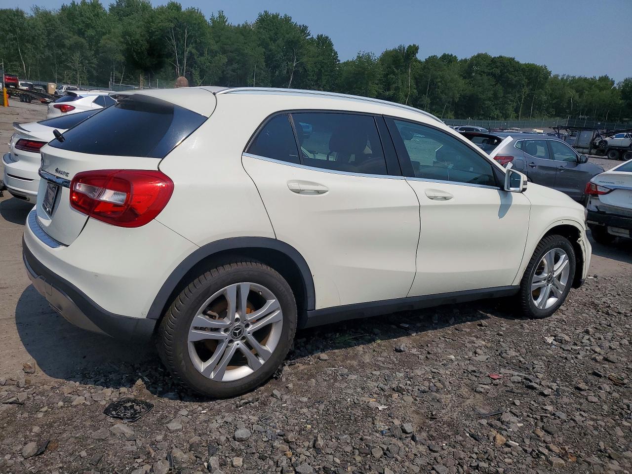 WDCTG4GB8JJ424572 · 2018 MERCEDES-BENZ GLA · 3/14
