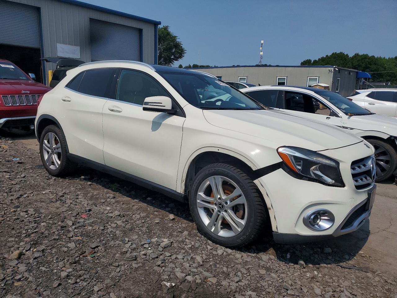 WDCTG4GB8JJ424572 · 2018 MERCEDES-BENZ GLA · 4/14