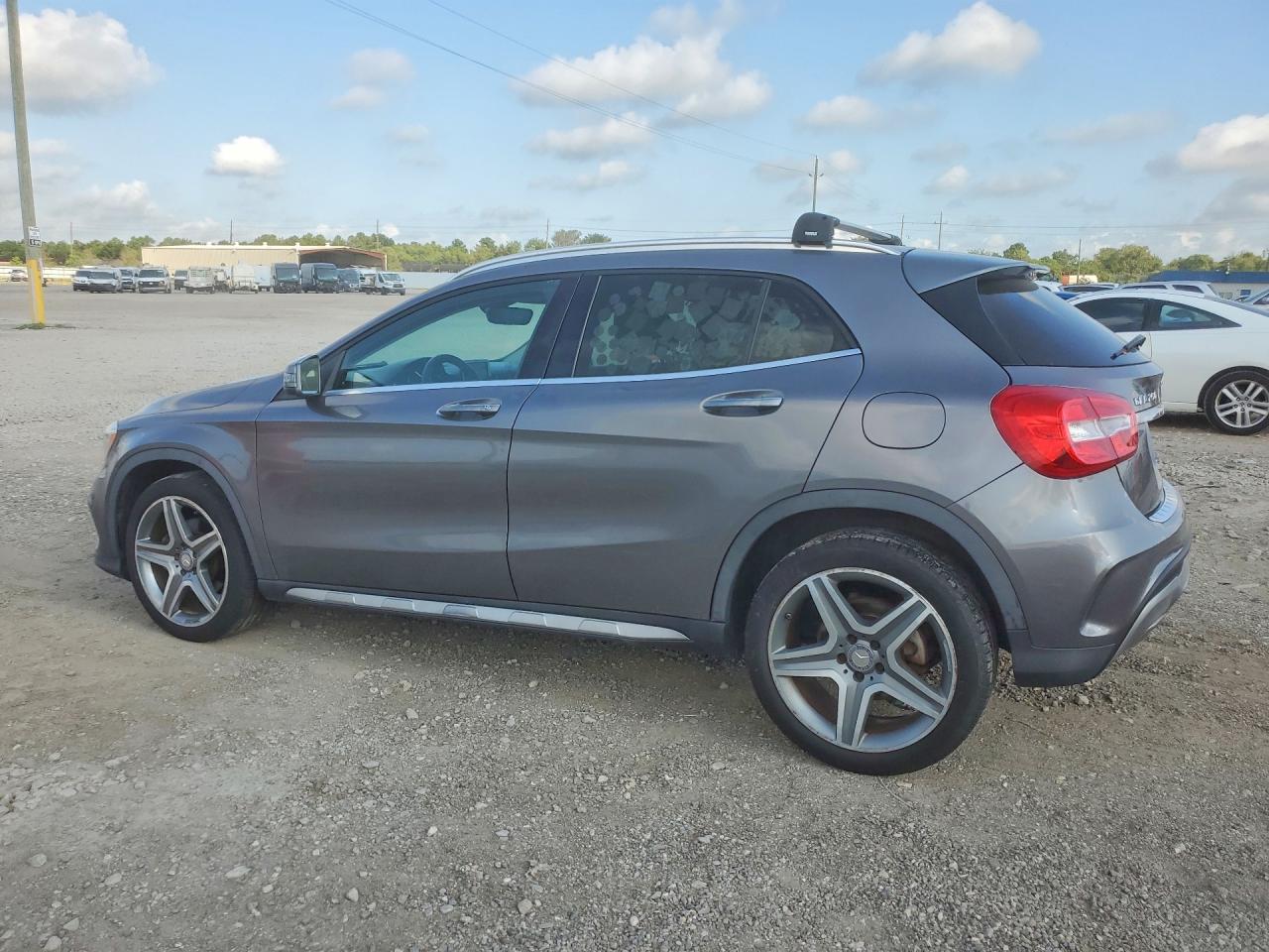 WDCTG4GB3FJ092886 · 2015 MERCEDES-BENZ GLA · 2/12
