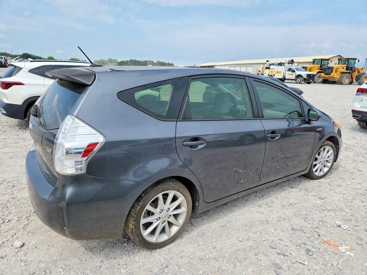 JTDZN3EU6D3190493 · 2013 TOYOTA PRIUS V · 3/12
