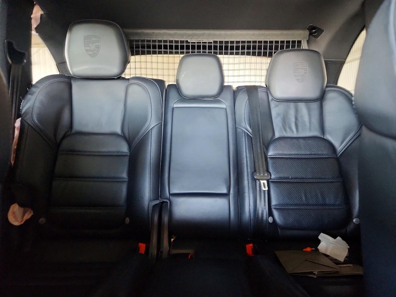 WP1AE2A2XGLA62742 · 2016 PORSCHE CAYENNE · 10/13